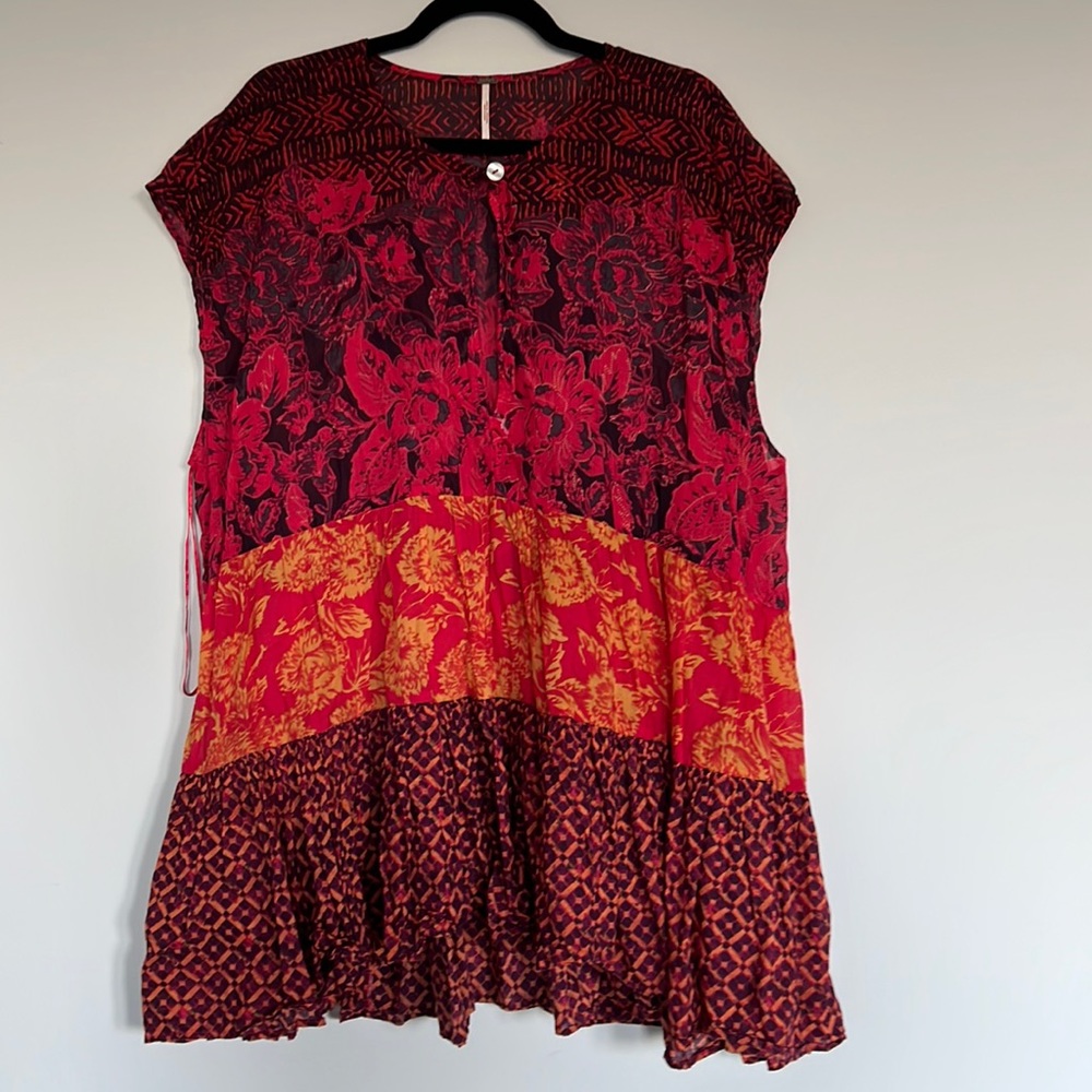 Free people Xl sleeveless tunic. Tiered floral pattern. Cute coverup or tank